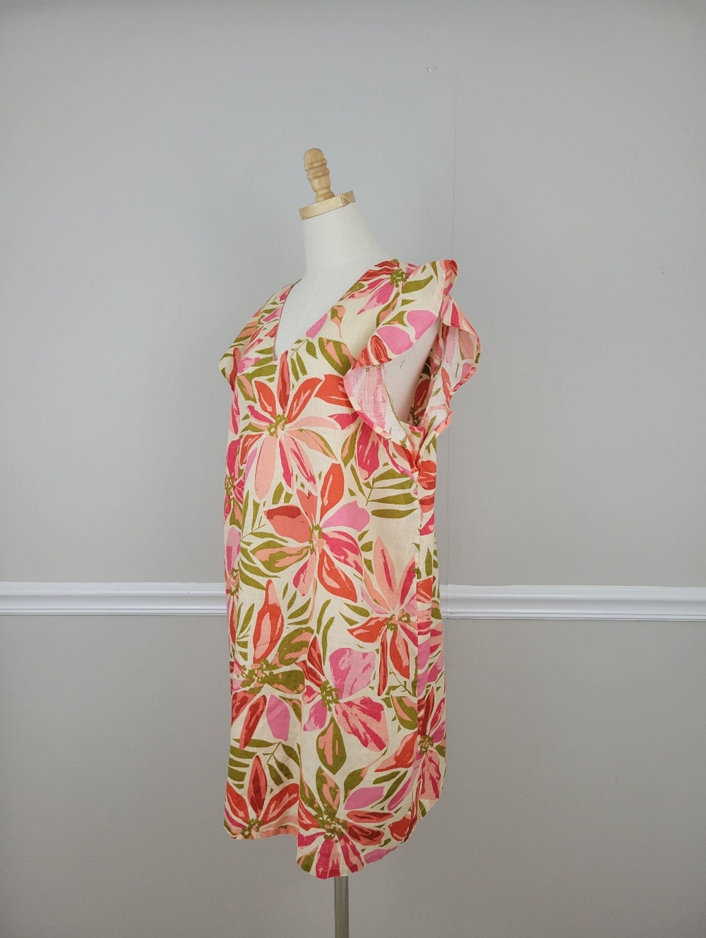 Nicole Miller Coral and Pink Floral V-Neck  Linen Dress - Picture 2 of 6